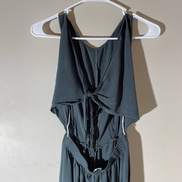 Open back jumpsuit - Picture 3 of 4